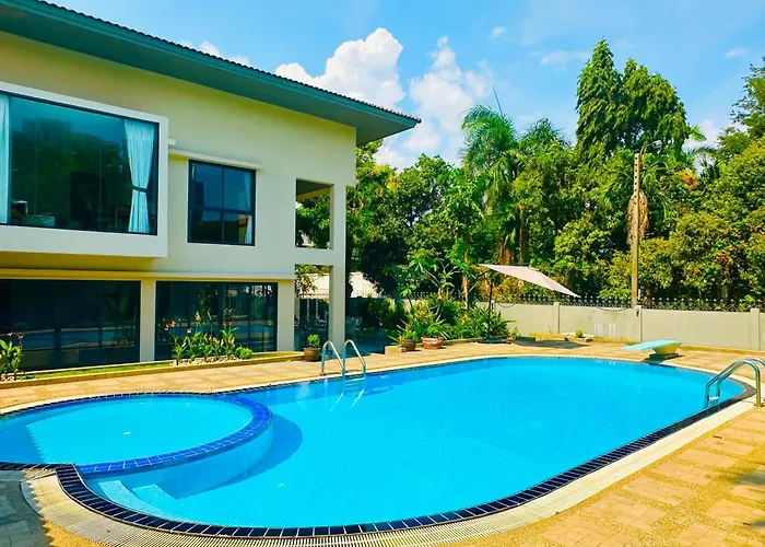 5br With Private Pool Sukhumvit 10mins Bts