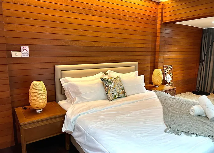 5br With Private Pool Sukhumvit 10mins Bts 別墅 *