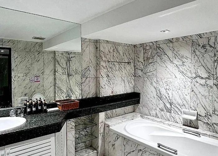 5br With Private Pool Sukhumvit 10mins Bts 曼谷