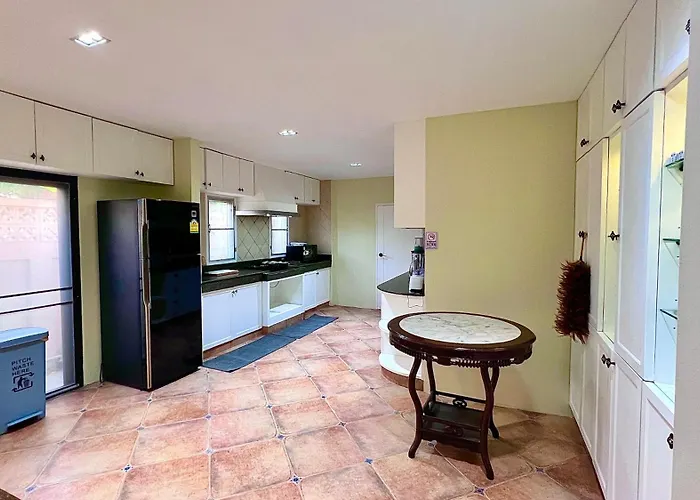 5br With Private Pool Sukhumvit 10mins Bts 別墅