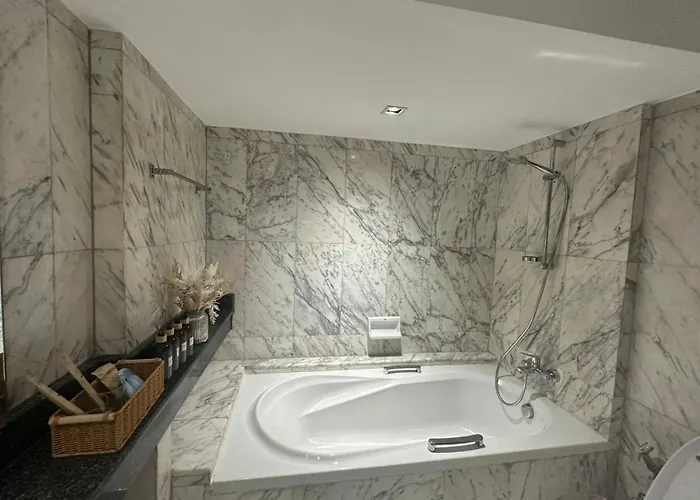 5br With Private Pool Sukhumvit 10mins Bts *